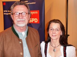 Oberbürgermeisterkandidat Robert Gewies und Vorsitzende Anja König